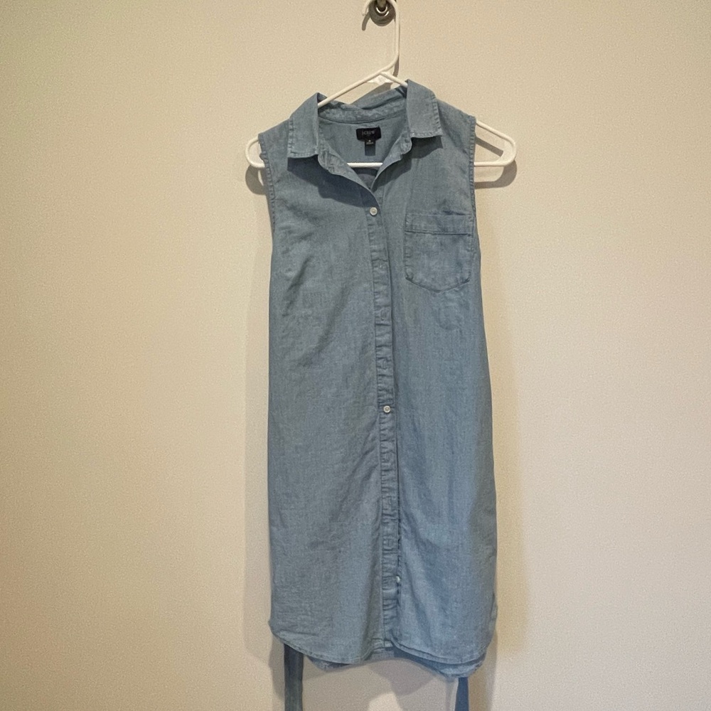 J. Crew chambray sleeveless dress size 6, button down